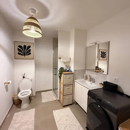 - Neuf, Equipe Apartament *
