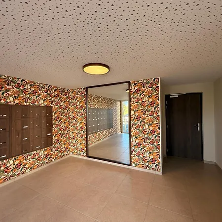 - Neuf, Equipe * Argeles-sur-Mer